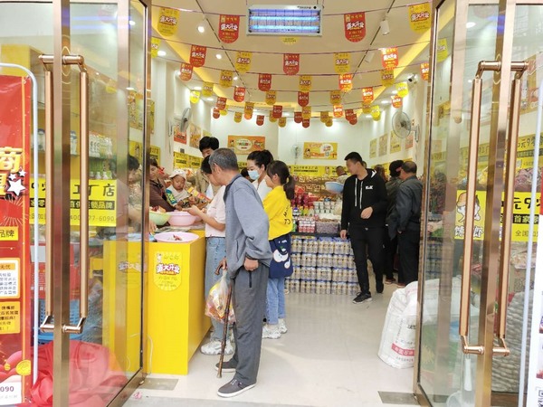 饞嘴郎零食加盟店如何提高服務(wù)質(zhì)量？