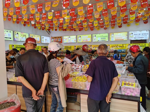 針對不同的男女客戶，零食加盟店需區(qū)別對待