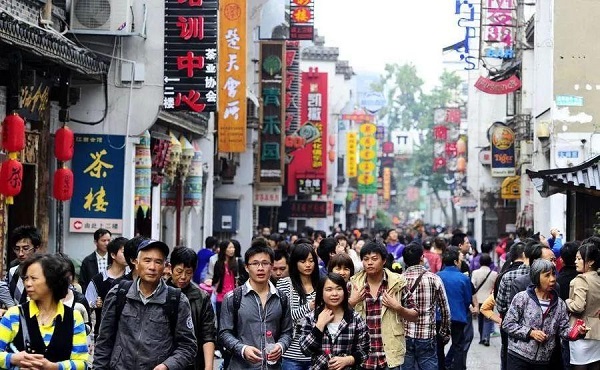河源創(chuàng)業(yè)加盟零食店連鎖風(fēng)險(xiǎn)大嗎？