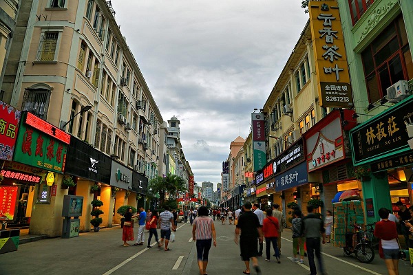 廈門附近鄉(xiāng)鎮(zhèn)開零食店怎么加盟？